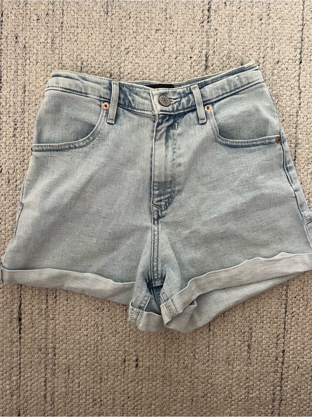 Express light wash mom fit shortie shorts